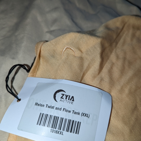 Zyia Tank - Picture 3 of 4